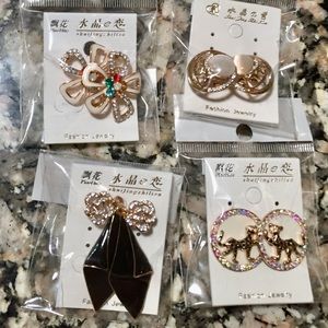 Four Pairs of Beautiful Fashion Jewelry Earrings!